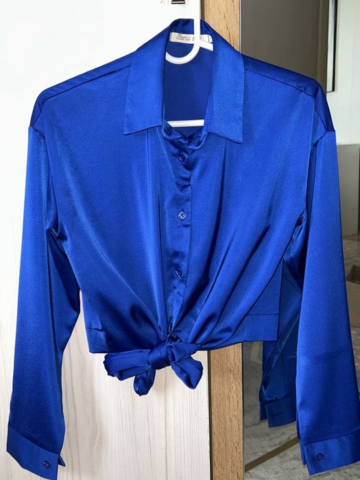 Продам женскую одежду……..