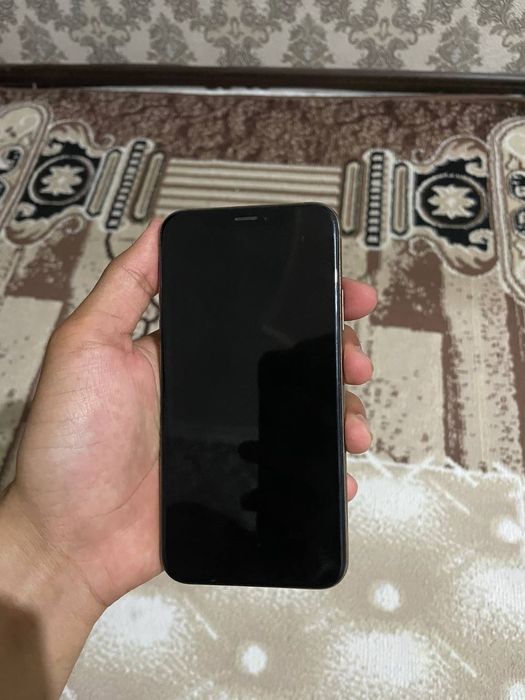 iPhone Xs 72% ochilmagan