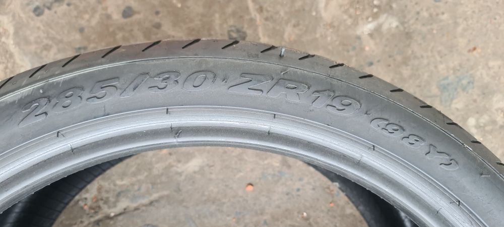 4 anvelope vara Pirelli,fata 255/35/19,spate 285/30/19