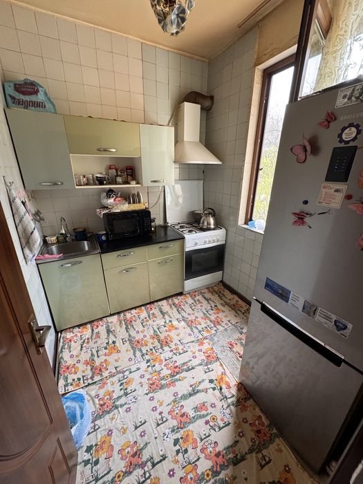 Чилонзор метро 100 метр 4-хона 3-этаж 93500$