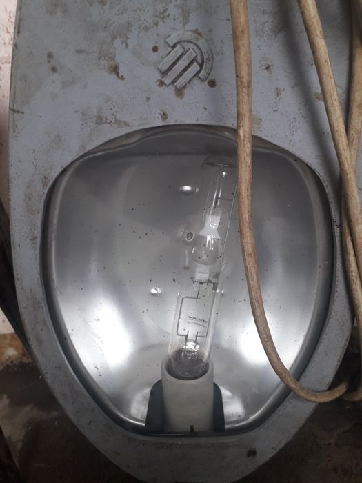 Фонарь уличного освещения