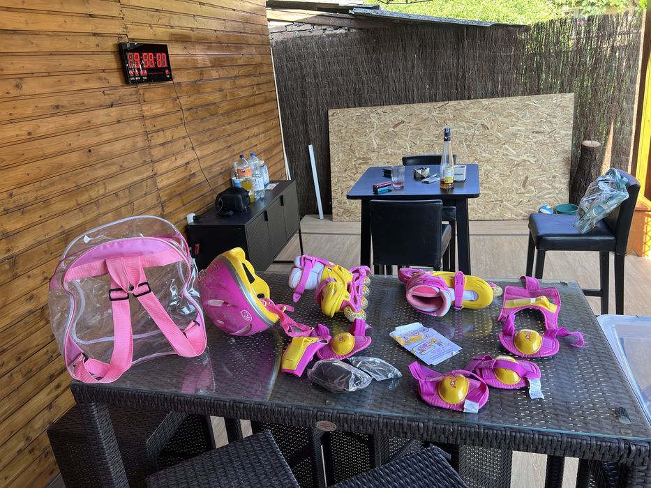 Vand role fetite reglabile pentru patru marimi