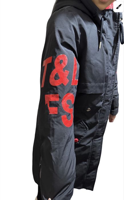 Продам детскую куртку