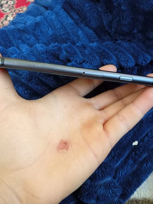 Vând iPhone 8 impecabil