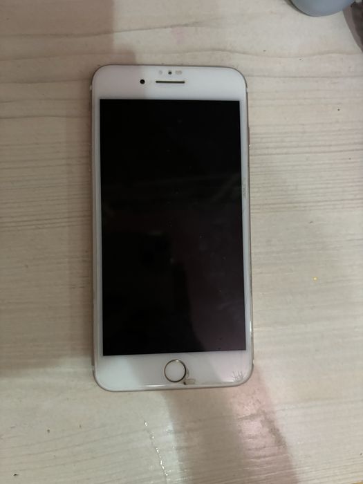 Продается Айфон 7+