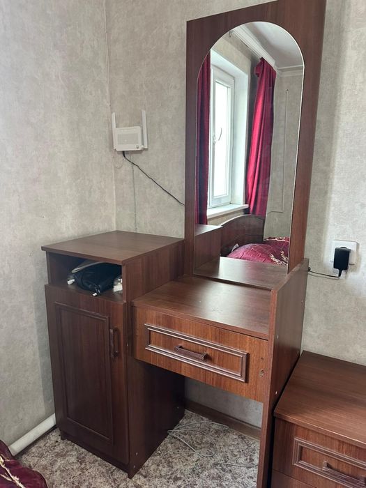Продам спальный гарнитур