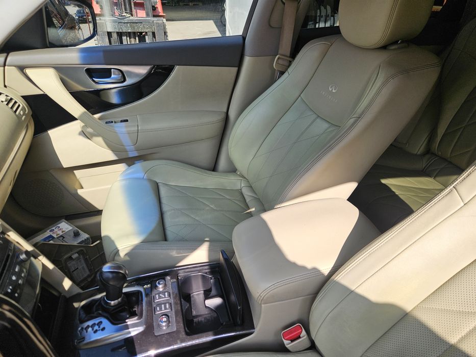 Седалки/салон за Infiniti Qx Fx