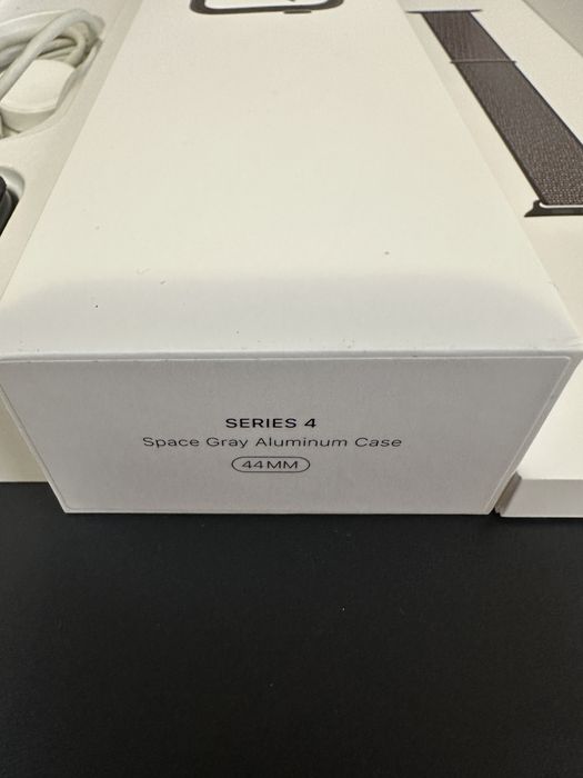 Apple Watch 4, Space Gray, 44mm