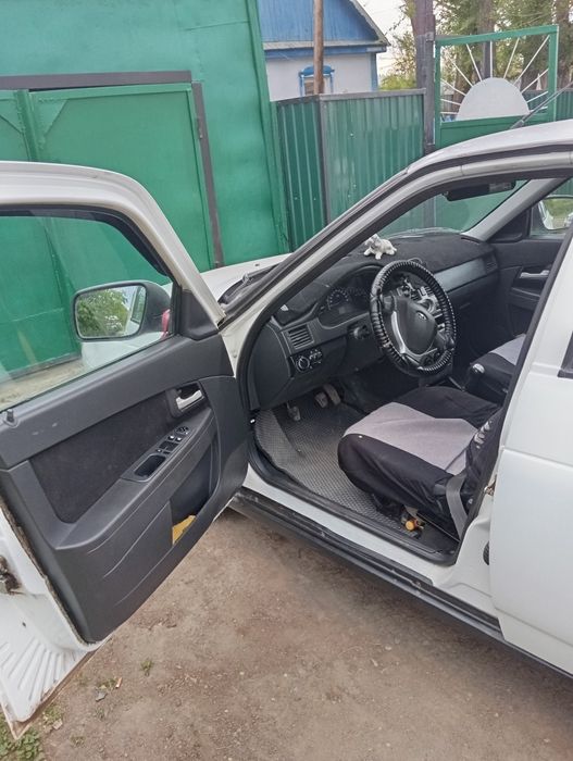 Приора продам в отличном состоянии