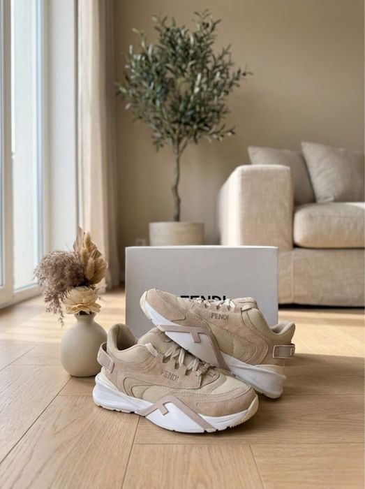 Adidasi Fendi Flow low-Top Bej 2026