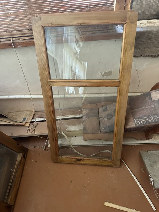 Продам окна БУ деревянные лакированные 41 штука. Застекленные.