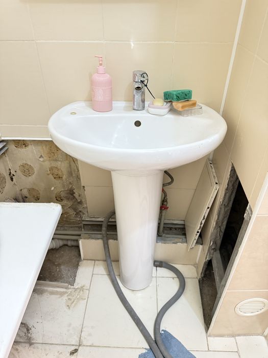 Раковина с пьедесталом