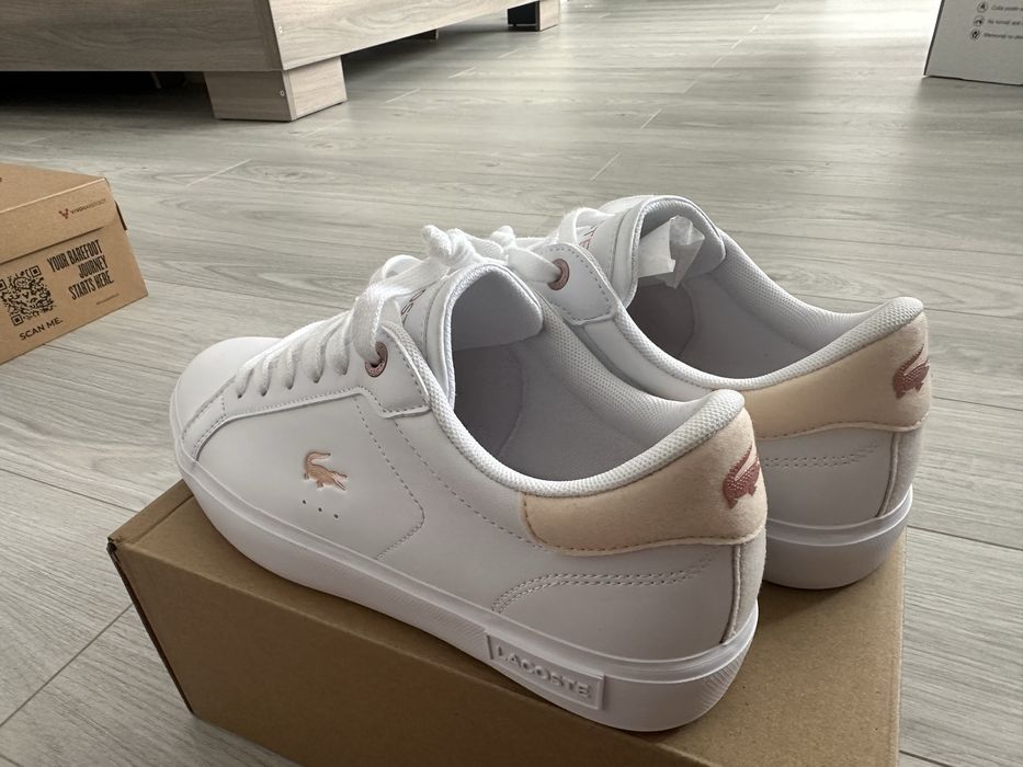 Adidasi lacoste