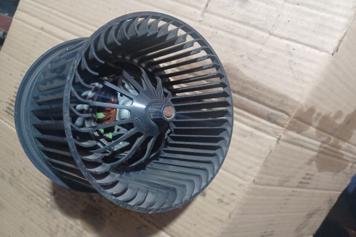 Ventilator aeroterma 3M5H18456AD Ford Focus 2 [2004 - 2008] wagon 5-u