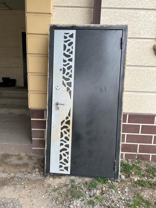 Железная дверь российская