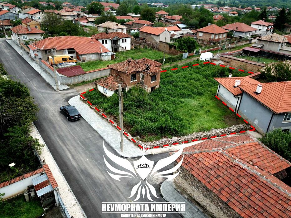 Продавам стара къща 65РЗП с хубав равен двор 771кв. в село Тополово