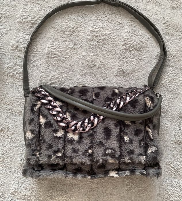 Невероятна модна находка - италианска дамска чанта с 6 отделение