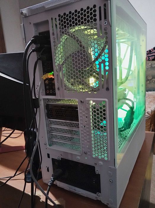 Стъбилно PC - AMD Ryzen 7  7800X3D 8-Core Processor GeForce RTX 4080 JetStream 16GB