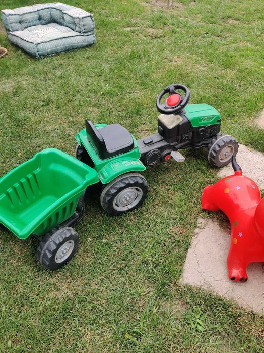 Jucarii _Tractor cu remorca,catelus