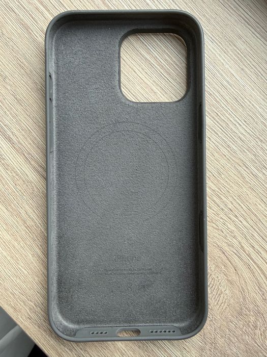 Husă originală Apple Silicone – iPhone 16 Pro Max – stare foarte bună