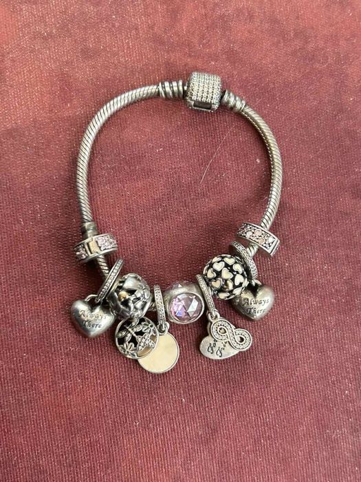 Оригинална сребърна гривна Pandora  с 9 талисмана