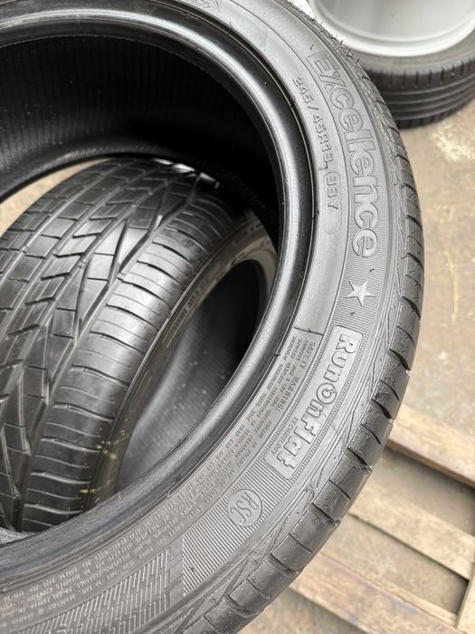2x Anvelope Vara 245/45 R19 runflat - GoodYear Excellence RFT cu stelu