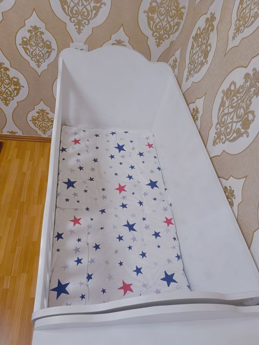 Detski Divan Sotiladi Sifatli Holatda