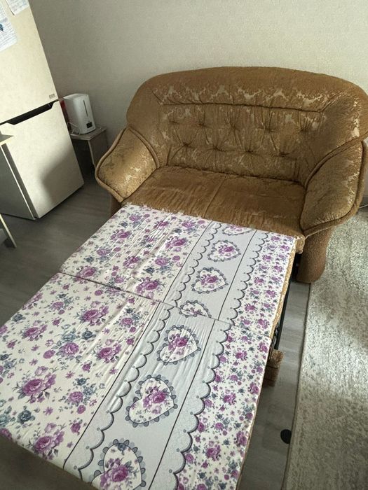 Диван  чистый бу