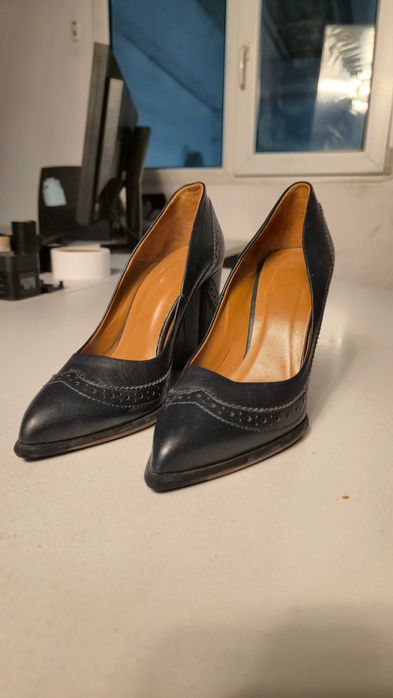 Женски токчета, марка Ройал, размер 36