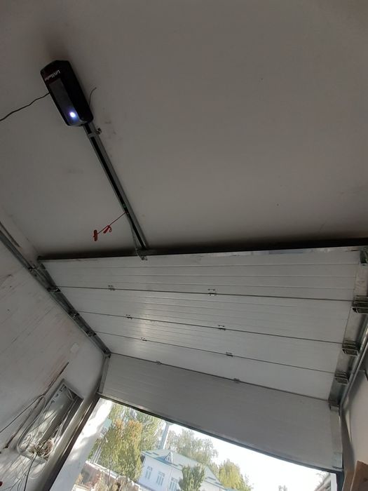 Секционные ворота