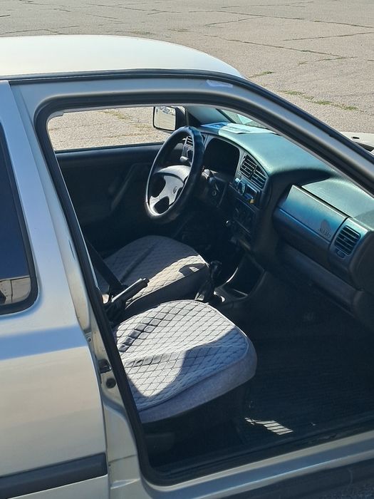 Golf 3 золотистый