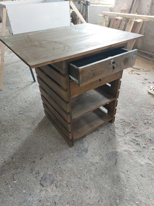 Търговска щанд масата с 2 чекмеджета