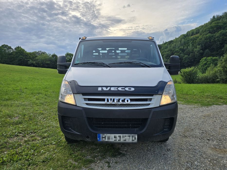 Iveco Daily 150. CP. 3.5 T . Basculabila 3 părți. *Înmatriculată *