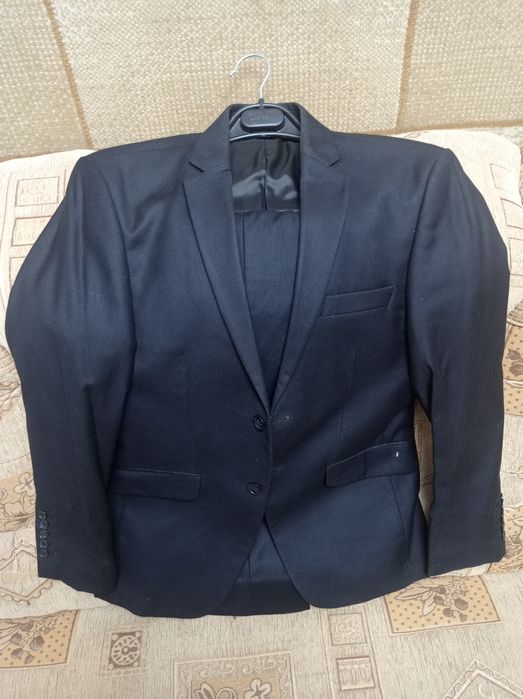 Чирчик. Школьный .Продается новый костюм брюк