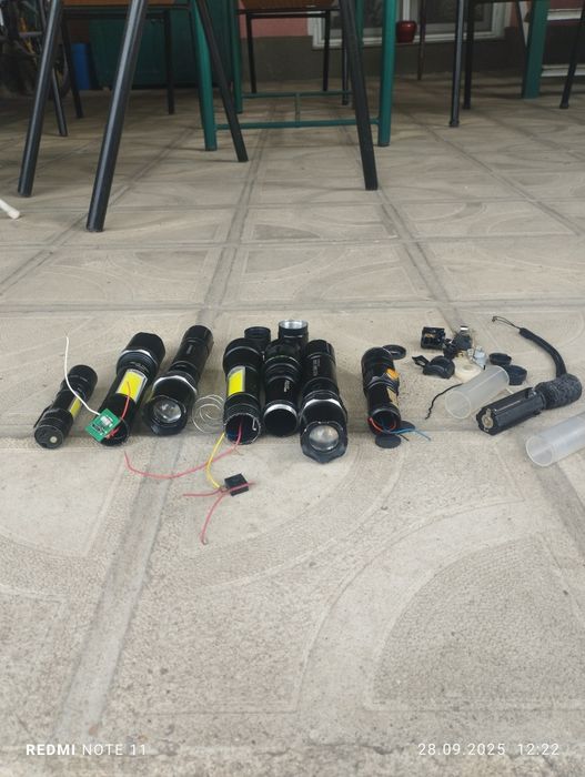 За части.      .