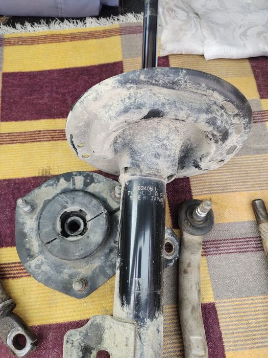 Амортизатор перед на хайландер