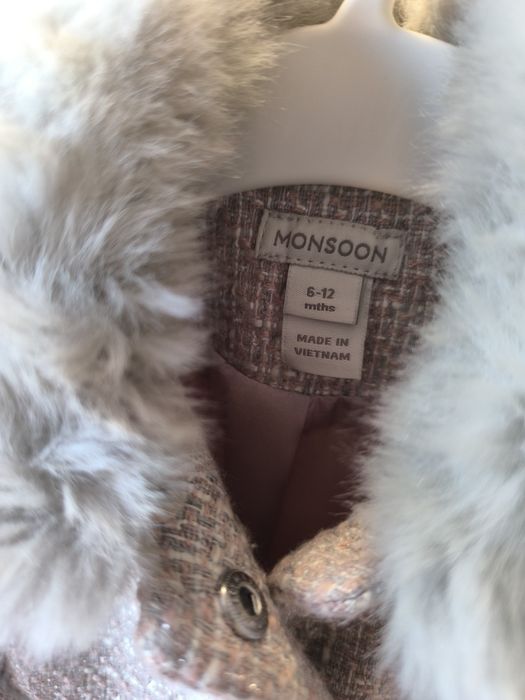 Детско палтенце.