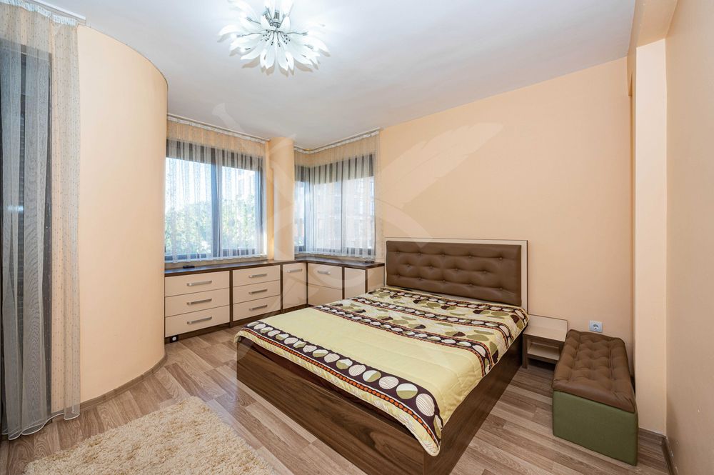 Продава се Тристаен апартамент в Пловдив, Остромила - 116 кв.м за 1432 €/кв.м - Снимка #6