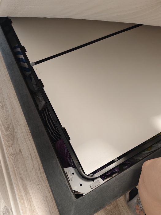 Продам двуспальную кровать