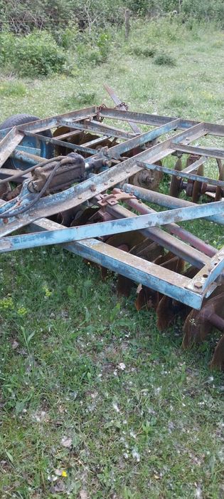 Semanatoare porumb SPC 6, disc și cultivator