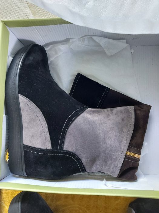 Дамски велурени ботуши