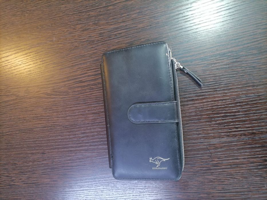 Продам кошелёк срочно