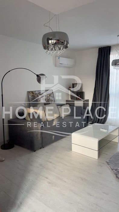 ПАРКОМЯСТО ! Тристаен апартамент под наем - Център