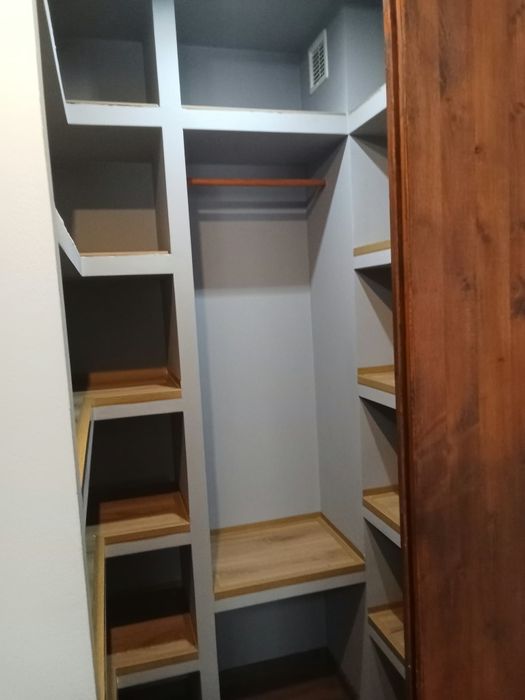 Închiriez apartament