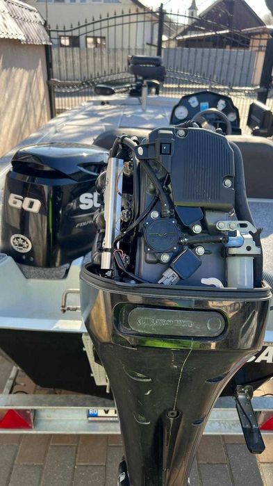 Barca pescuit - HY 525 FLY