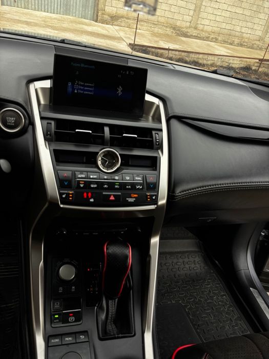 Lexus NX 200  полный привод