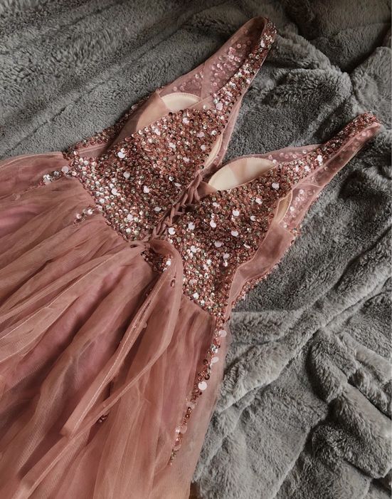 Официална рокля