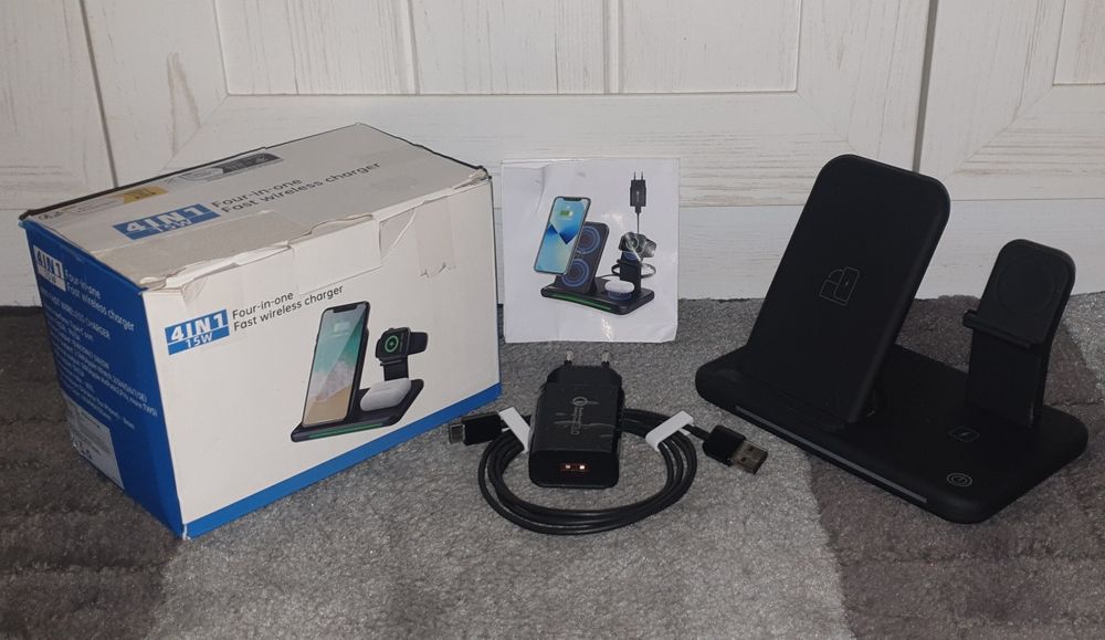 Безжично зарядно за  Iphone 4 в 1