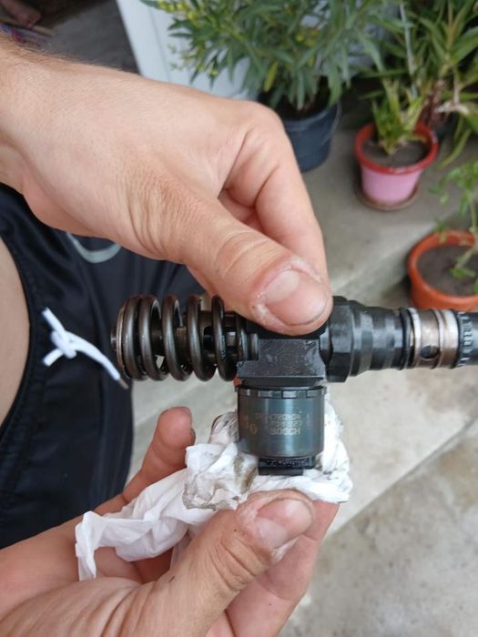 Vând injectoare audi A4 B7 motor 2.0 140 cp cod motor BLB