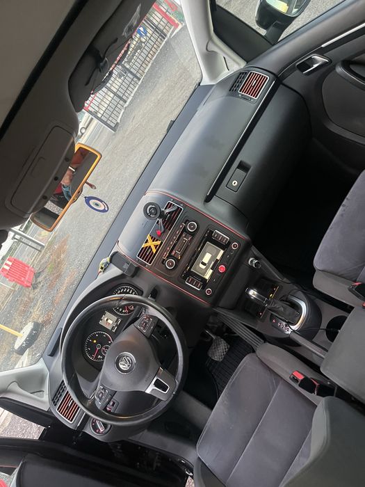 VOLKSWAGEN Touran 2011 — imagine 2